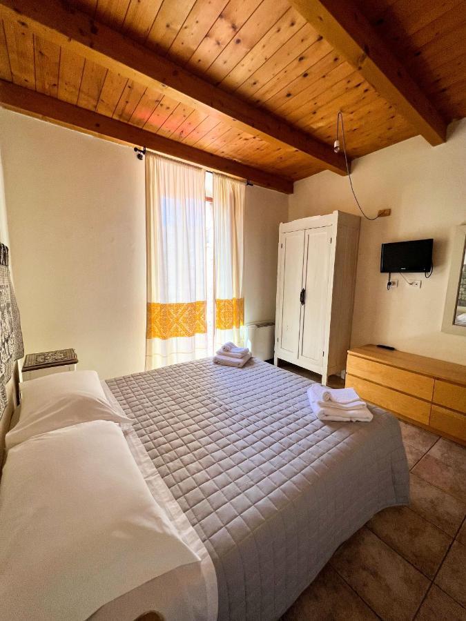 La Vecchia Torre Hotel Bosa Ngoại thất bức ảnh