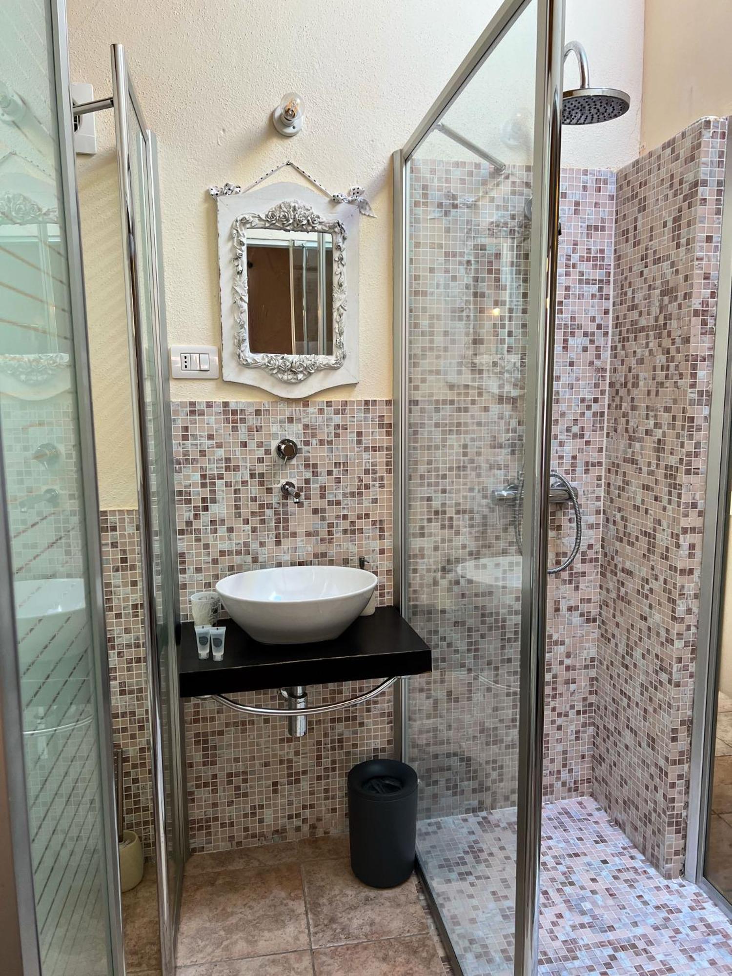 La Vecchia Torre Hotel Bosa Ngoại thất bức ảnh