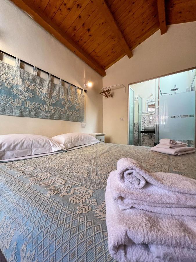 La Vecchia Torre Hotel Bosa Ngoại thất bức ảnh
