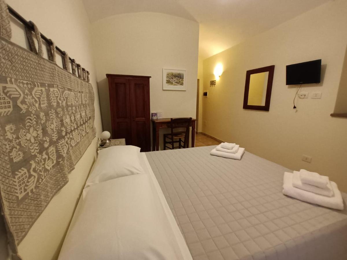 La Vecchia Torre Hotel Bosa Ngoại thất bức ảnh