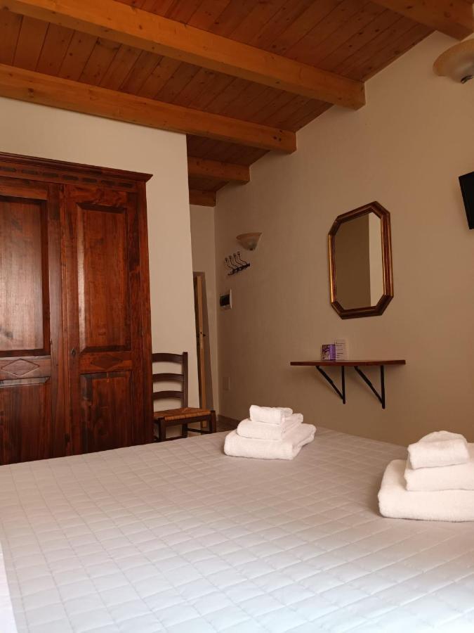 La Vecchia Torre Hotel Bosa Ngoại thất bức ảnh